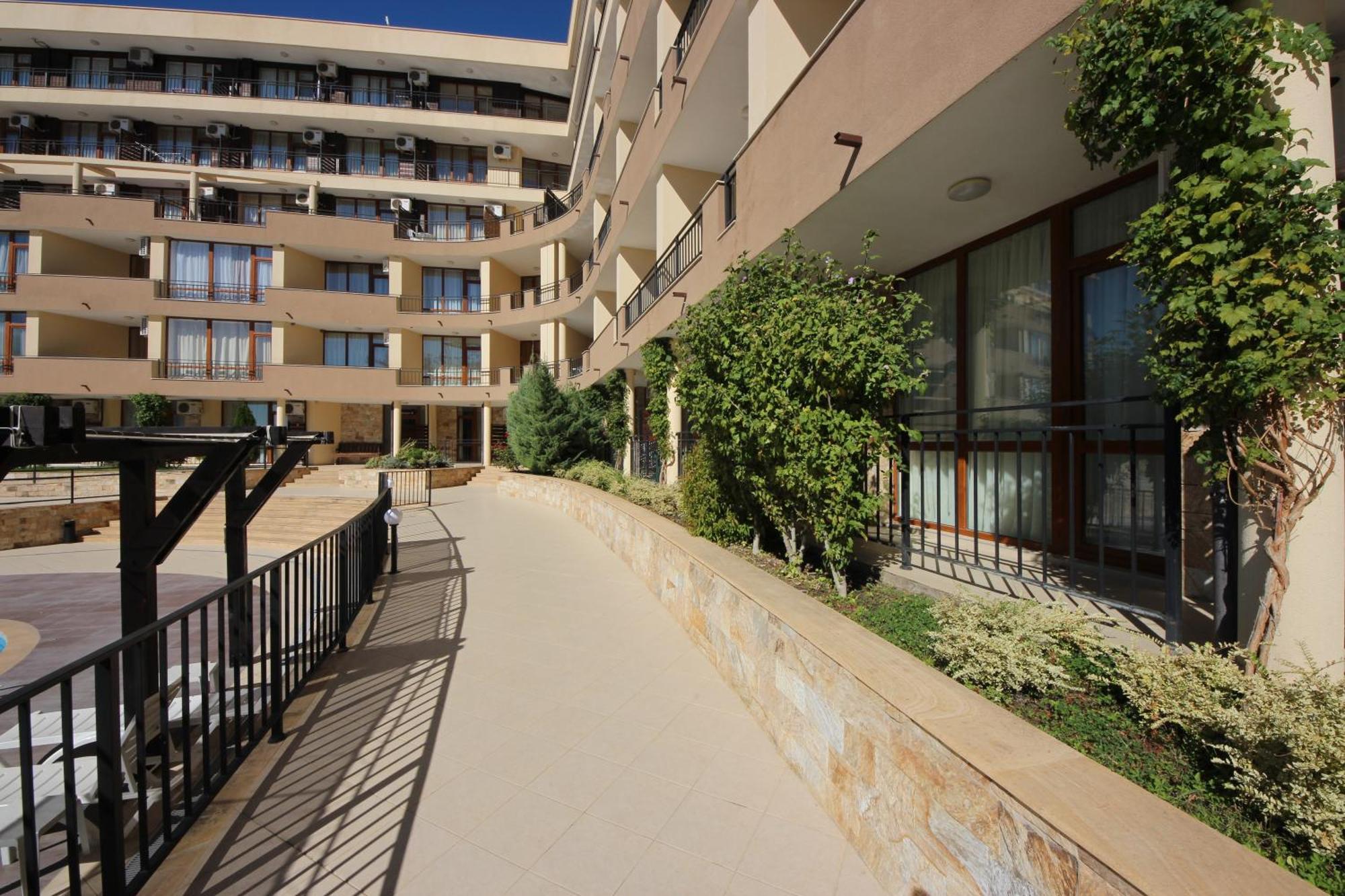 Menada Luxor Apartments Sweti Wlas Exterior foto